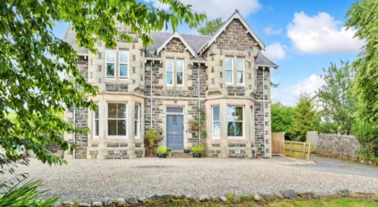 Villa with jacuzzi in Pitlochry