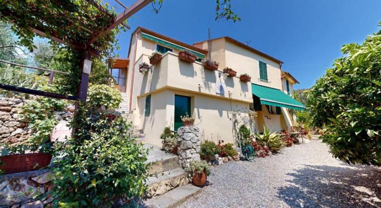 Ai Cinque Campanili in Finale Ligure