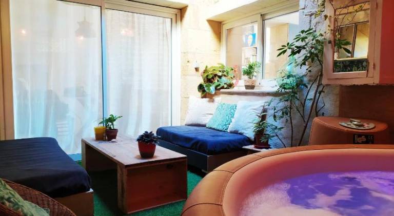 Vacation home with jacuzzi | Pet-friendly — photo 3