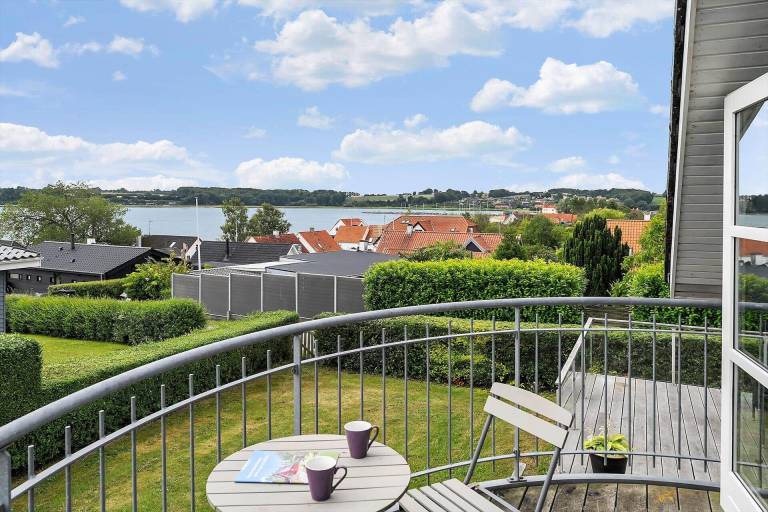 Fully equipped house with barbecue, patio & yard | Sea view | Close to the beach | Pet-friendly in Kolding