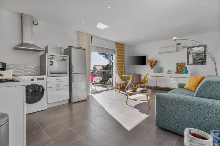 Apartment 'Home 2' with Sea View, Wi-Fi and Air Conditioning — photo 3