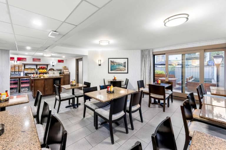 Best Western Plus Banff International Lodge — photo 5