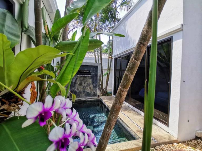 Coconut Grove Boutique Hotel in Rawai