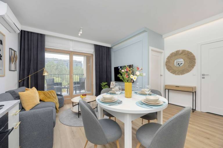 Family-friendly beautiful holiday apartment with yard & fast internet | Pet-friendly in Warsaw
