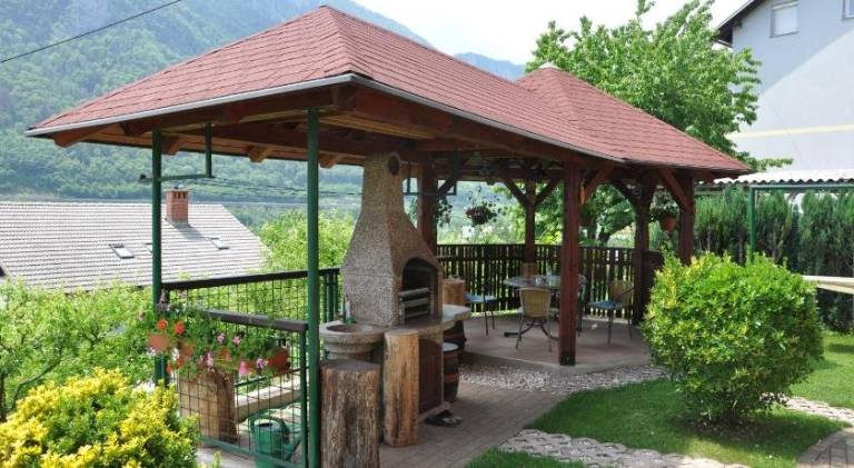 hiša  Planina pod Golico