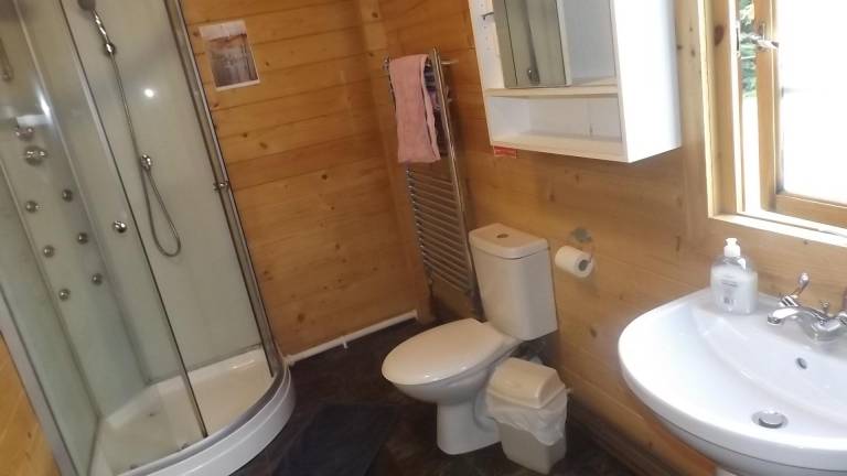 Cabin with grill — photo 3