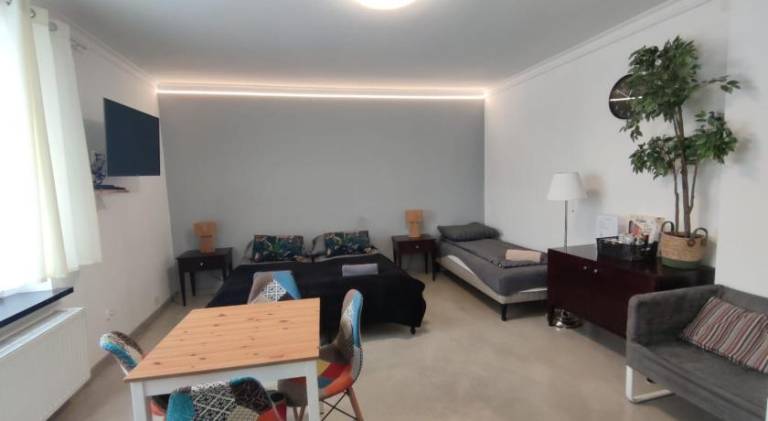 Apartment with patio — photo 3