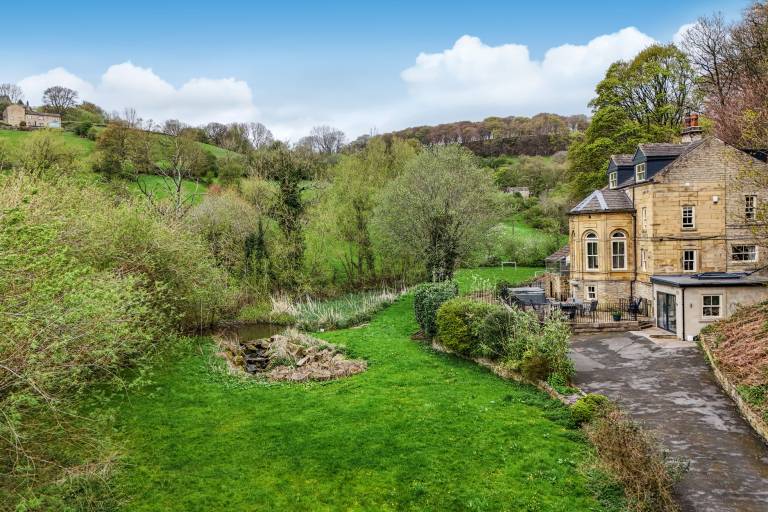 Child-friendly lovely cottage with yard & jacuzzi | Pets allowed — photo 2