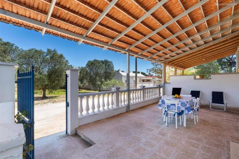 Apartment with yard & barbeque in Manduria