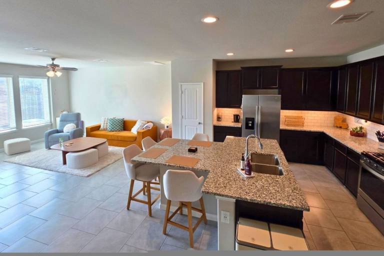 Corporate Retreat Near Houston and Med Ctr — photo 2