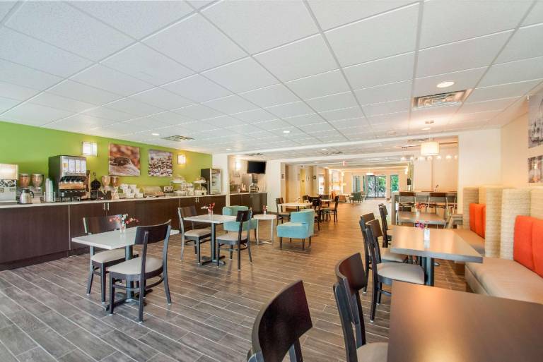 Sleep Inn & Suites Dover University Area — photo 5