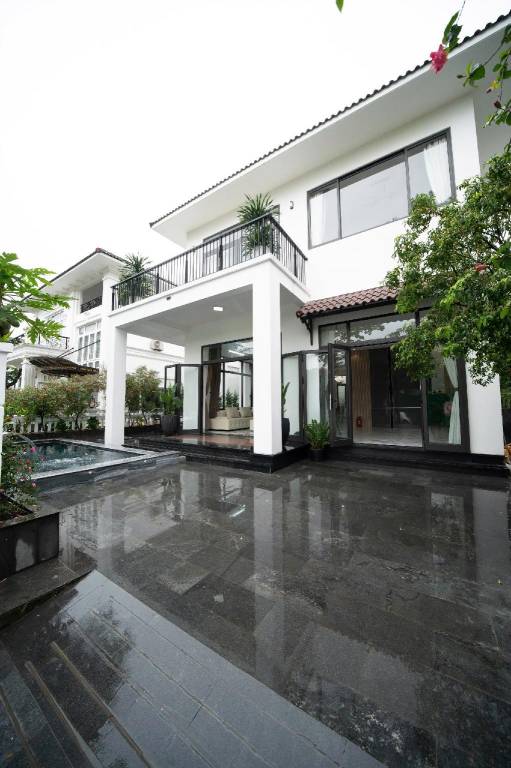Villa with garden, jacuzzi & private pool | Good for workation | Pet-friendly — photo 5