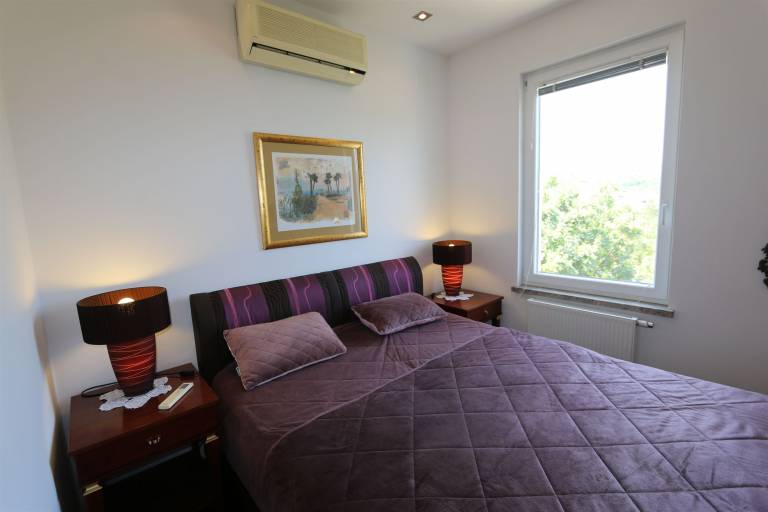 Fully equipped lovely house with garden & BBQ | Garden view | Dogs allowed — photo 5