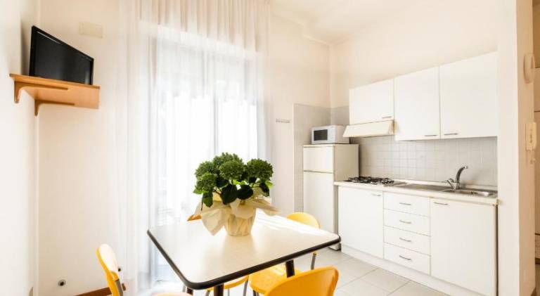 Holiday apartment with 2 rooms for 6 persons — photo 3