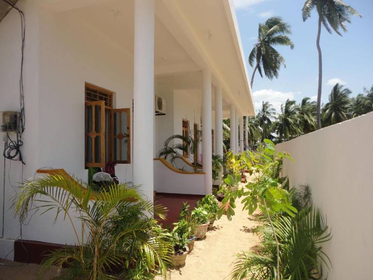 Arugambay Surf and Sand Hotel — photo 3