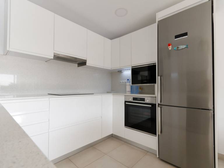 Apartment with yard & terrace — photo 5