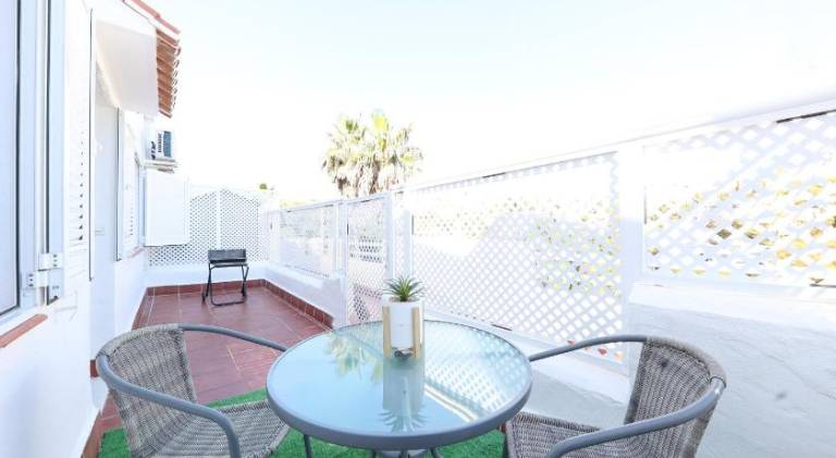 Rental apartment with private pool, terrace & yard in Mijas
