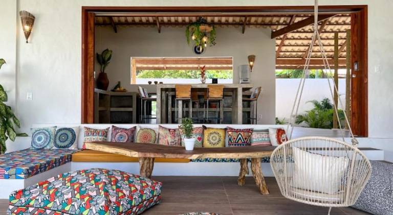 Villa with pool — photo 4