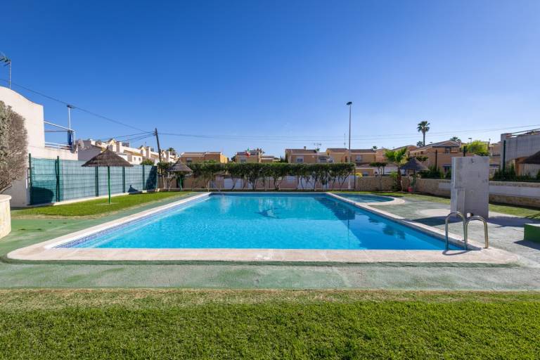 Fully equipped villa with yard, pool & BBQ | Garden view | Dogs allowed — photo 4
