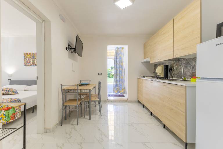 Apartment with barbeque, pool & fast internet | Garden view | Beach nearby | Pet-friendly — photo 4