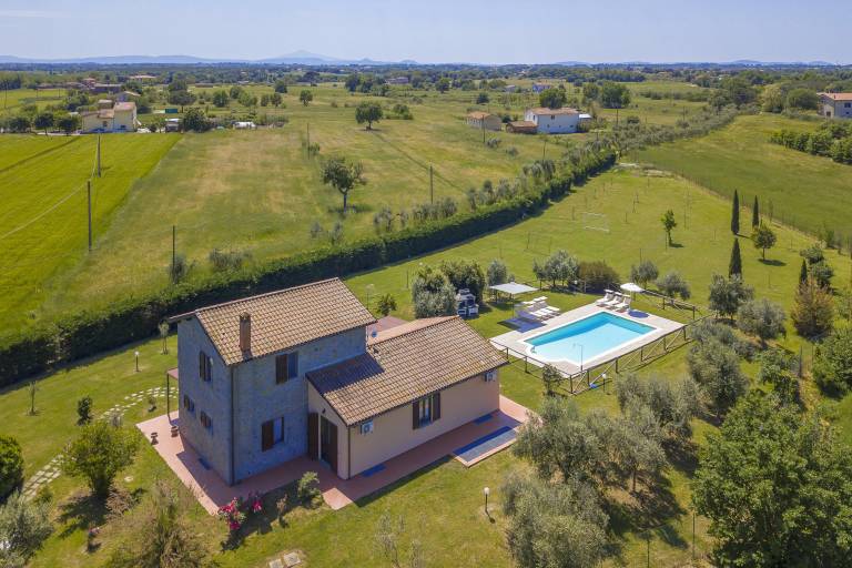 Family-friendly villa with grill, terrace & private pool | Dogs allowed — photo 5