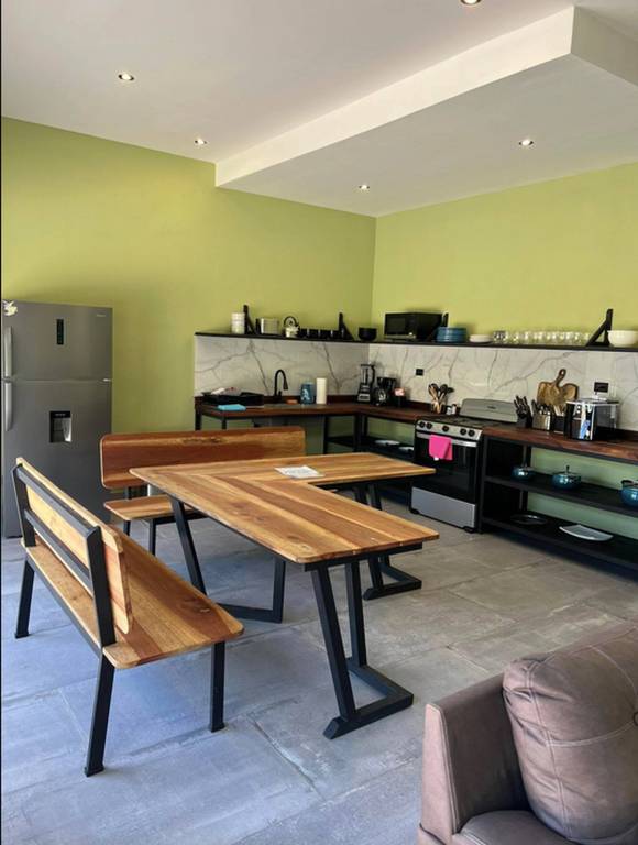 Family-oriented vacation home with pool & barbeque | Pets allowed — photo 3