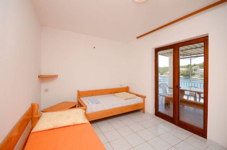 Charming rental apartment with patio & grill | Sea view | Close to the beach | Pet-friendly — photo 3