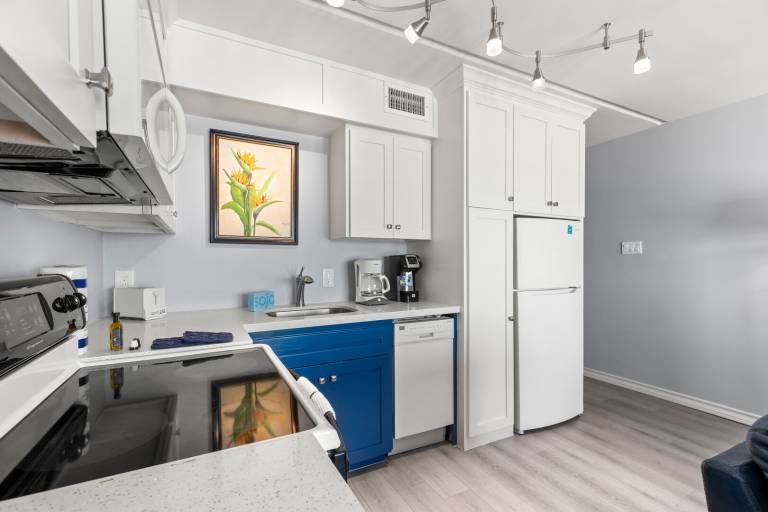 Condo with private pool — photo 4