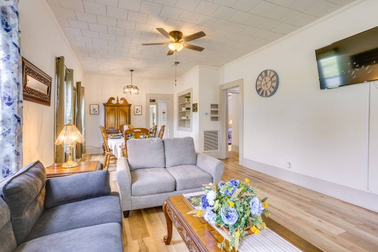 Half-Mi to Dtwn Lufkin: Charming & Spacious Home! — photo 5