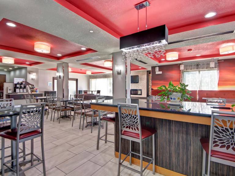 Holiday Inn Express and Suites Oklahoma City North By IHG — photo 4