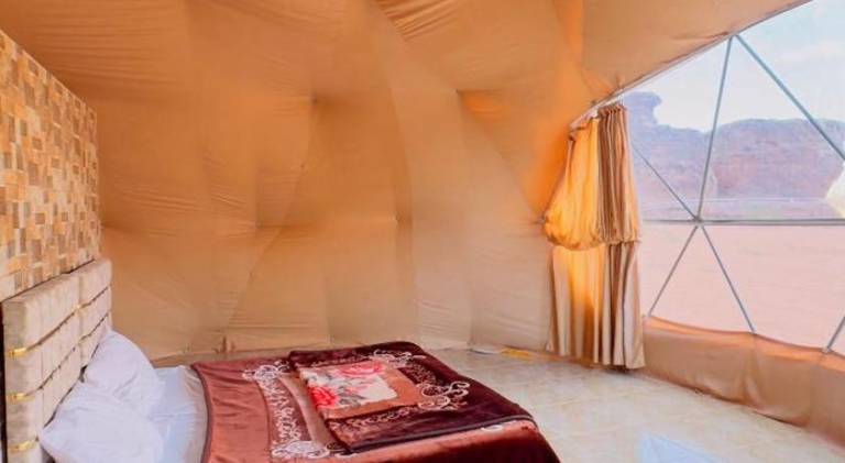 Wadi rum Bubble Camp & tour — photo 2