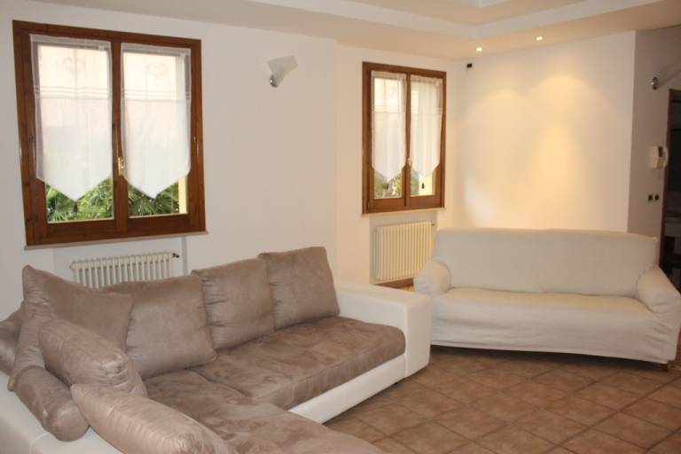 Child-friendly holiday apartment with barbeque, garden & jacuzzi | City view | Pets allowed — photo 4