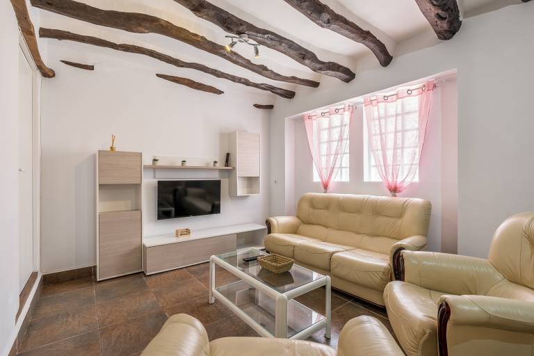 Casa Rústica – Your Retreat with Terrace and Mountain Views — photo 5