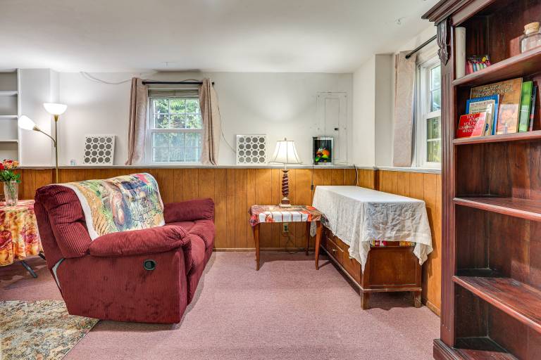 2 Mi to NYC Train: WFH-Friendly Greenwich Apt! — photo 3