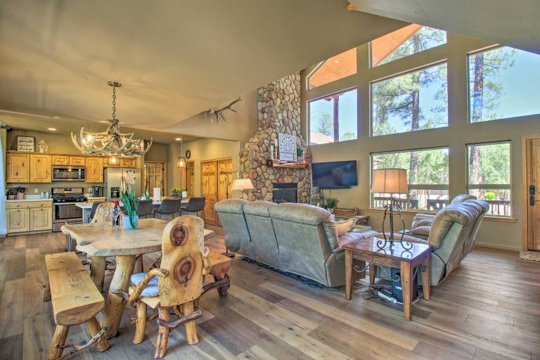 Wooded Hideaway! Spacious Show Low Log Cabin — photo 4