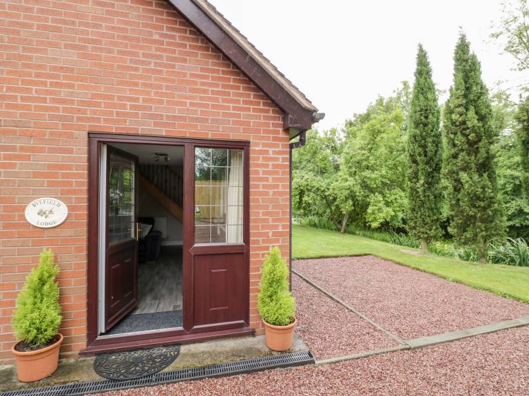 Child-friendly cottage with yard | Dogs allowed — photo 2