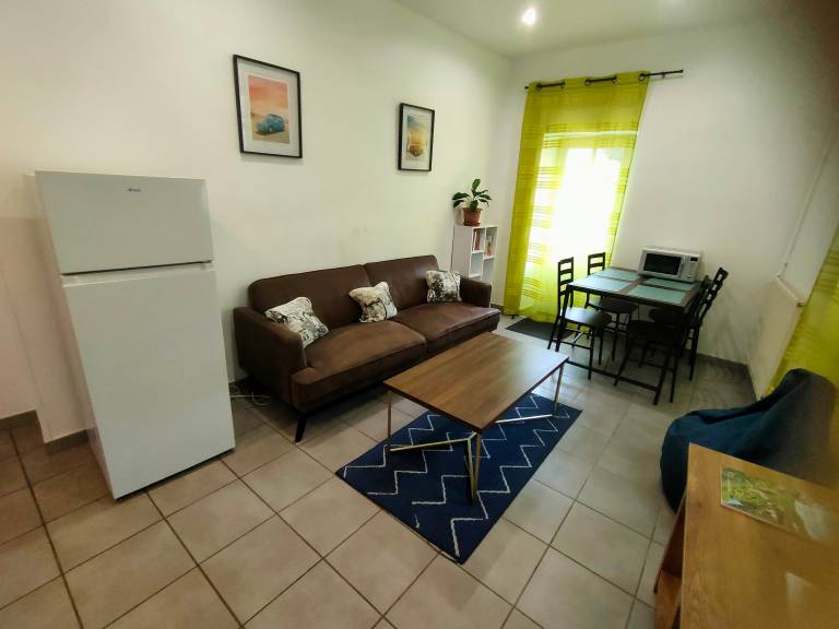 Family-oriented holiday apartment with fast internet & patio | Garden view | Good for workation | Pet-friendly — photo 4