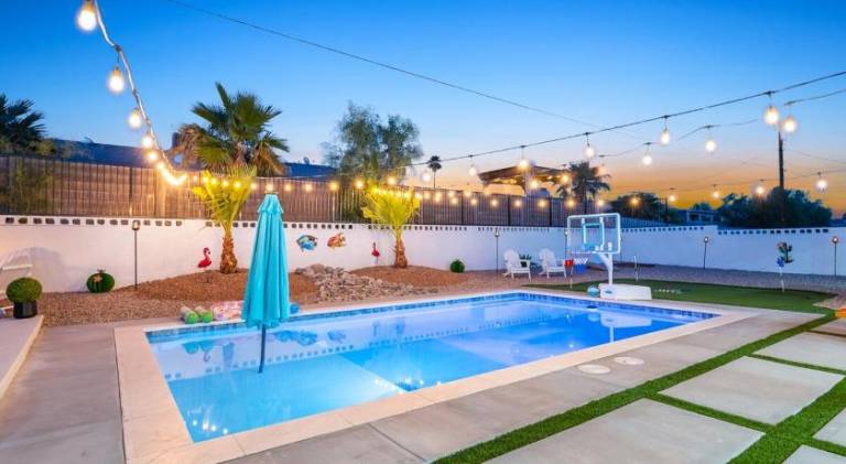 House with pool in Lake Havasu City, AZ