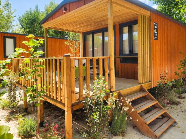 Mobile home with heated pool & patio — photo 4