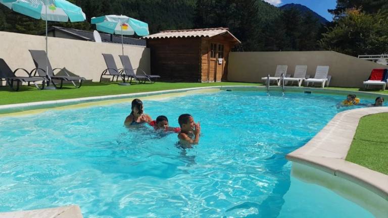 Chalet with pool, terrace & garden — photo 2