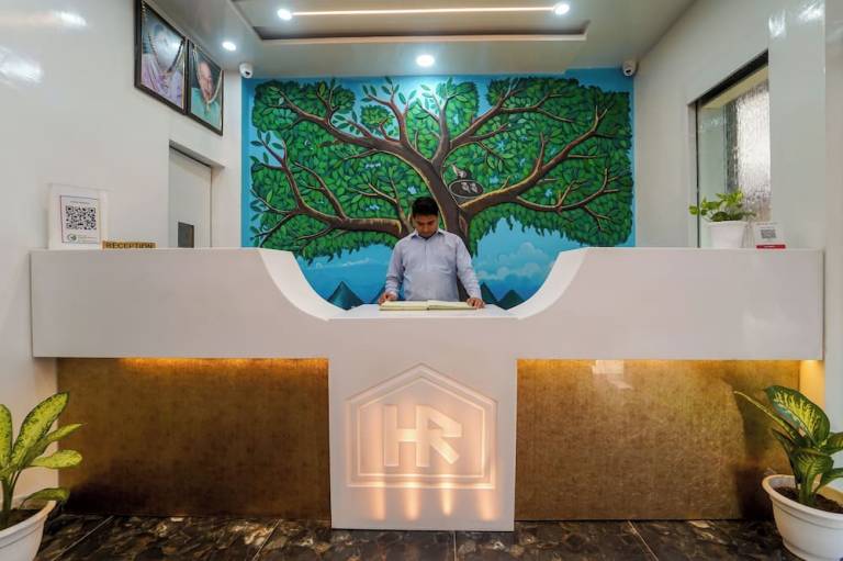 HOTEL ROSHAN