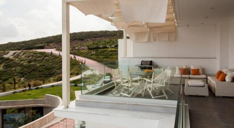 Fully equipped charming vacation home with terrace, pool & barbeque | Pets allowed — photo 4