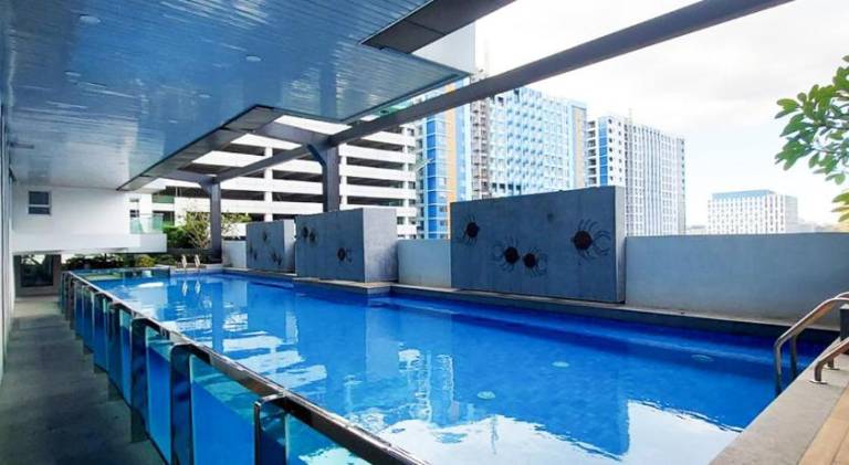 Serviced apartment with patio & pool — photo 5