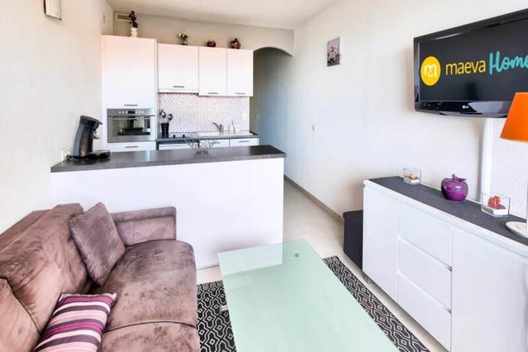 Holiday apartment with pool & patio — photo 4