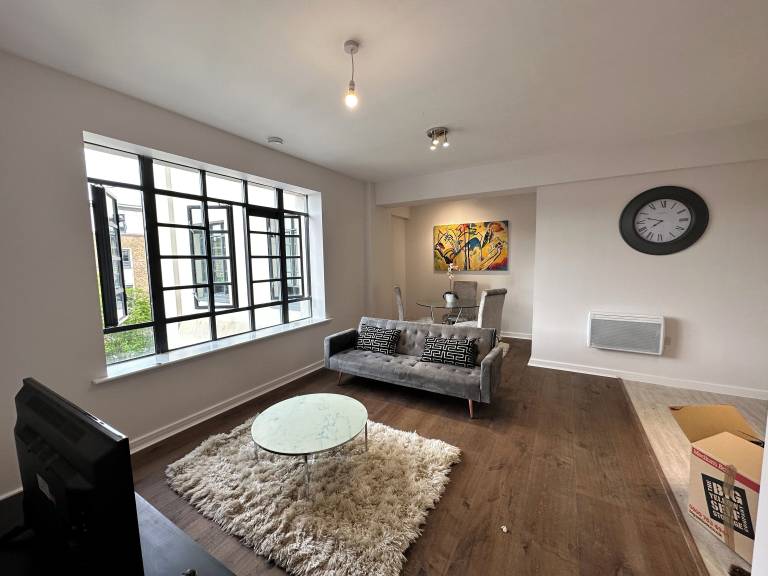 Apartment  Aldershot