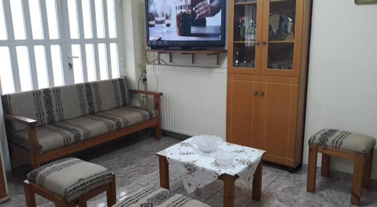 House with terrace & yard | Suitable for remote work | Pet-friendly — photo 2