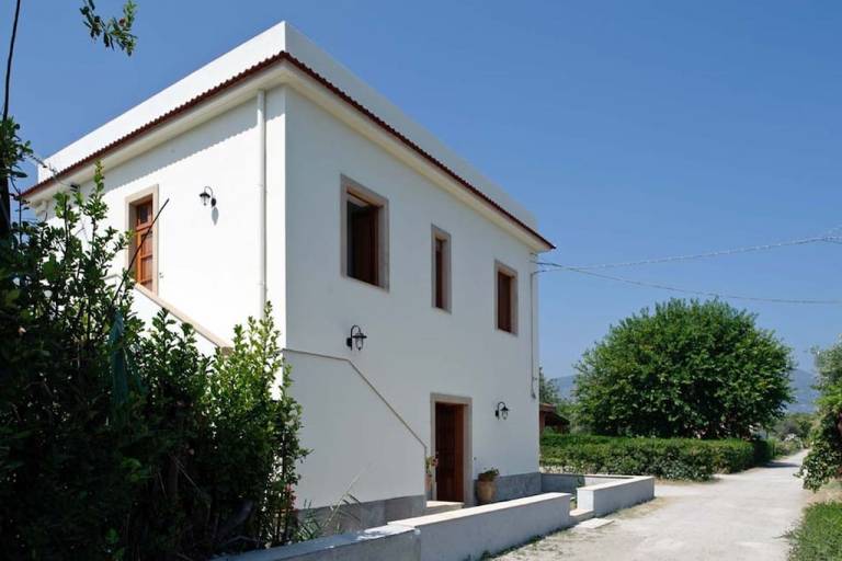 Villa  Case Nuove Russo