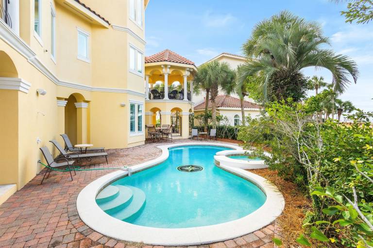 House Destin