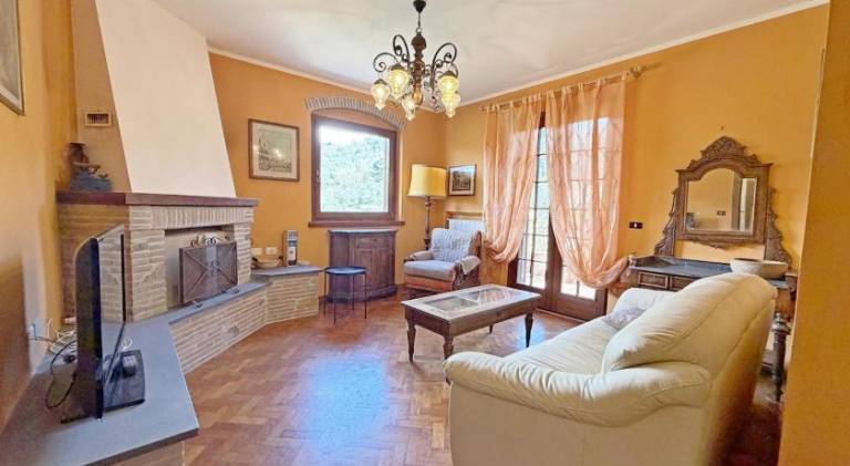 Holiday apartment with 3 rooms for 5 persons in Viareggio