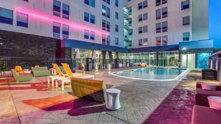 Aloft Dallas Arlington Entertainment District — photo 2